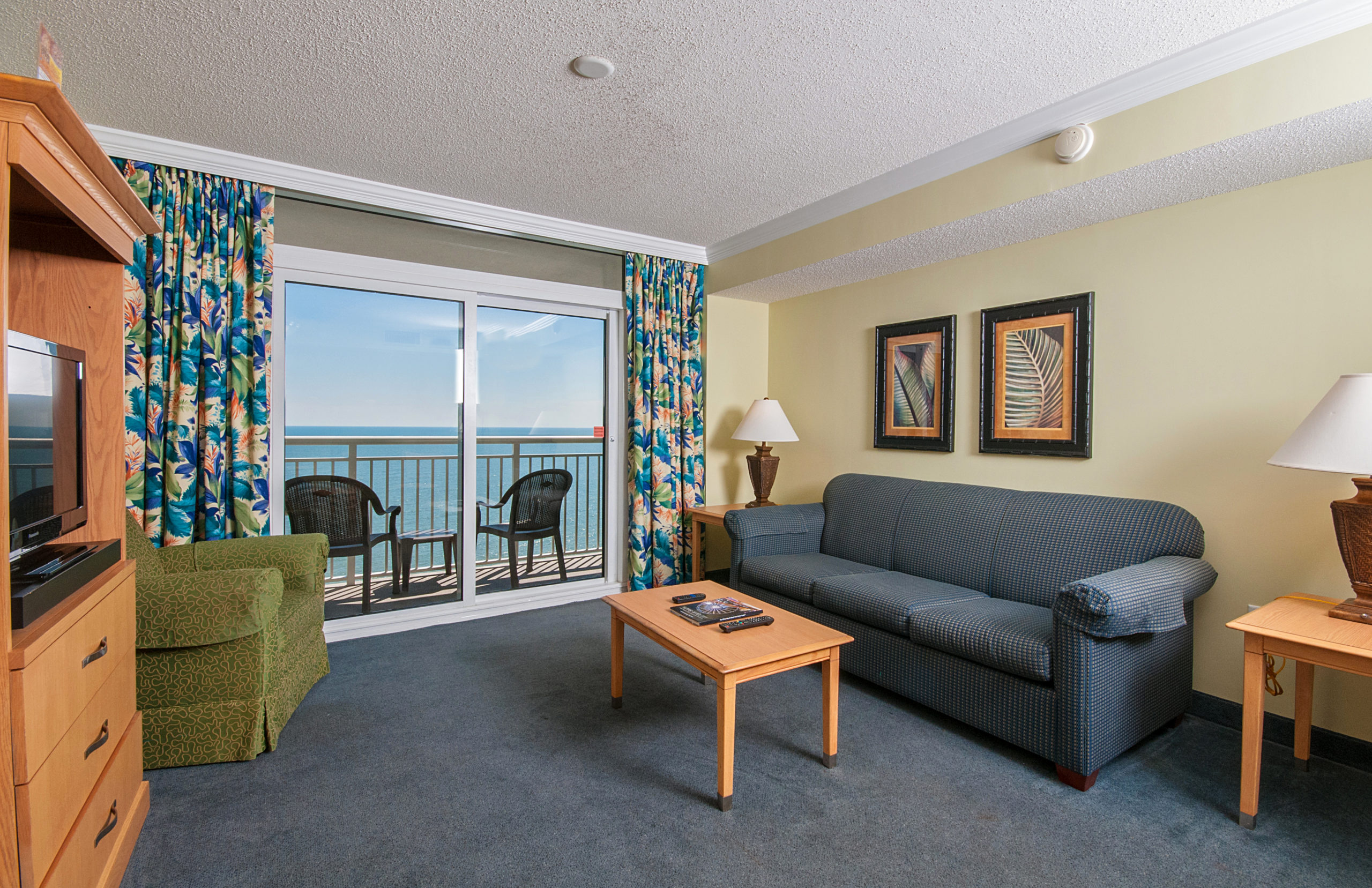 Paradise Oceanfront King Suite Living Room