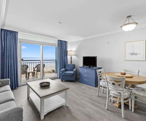 Oceanfront King Deluxe Condo - Living Room