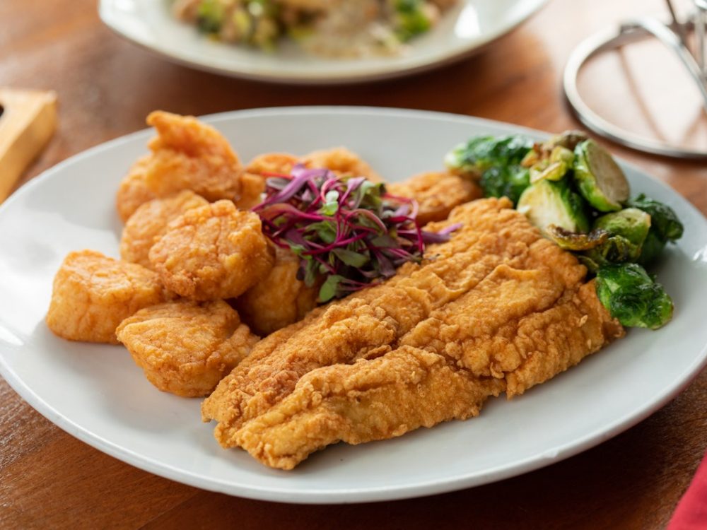 sea-captains-house-carolina-seafood-platter-dinner-5